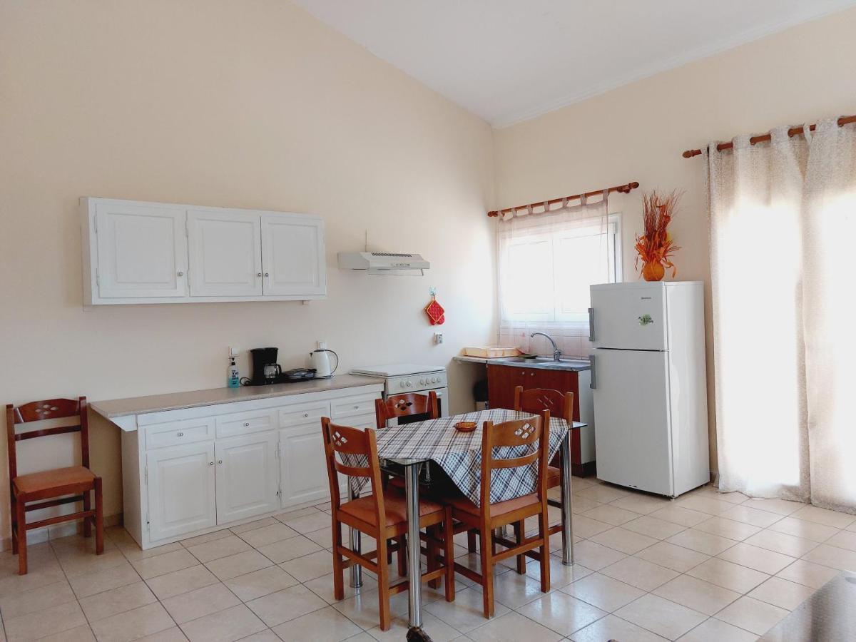 Zoi & Alexia Apartments Ипсос Экстерьер фото